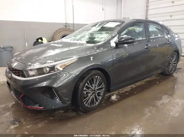 3KPF54AD8NE422746 2022 KIA FORTE - Image 2