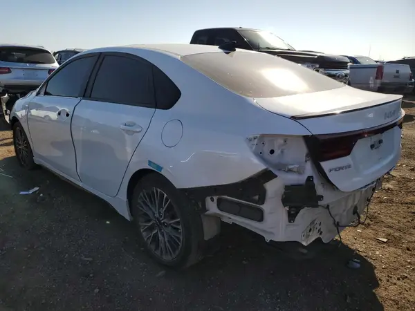 3KPF54AD8NE426845 2022 KIA FORTE - Image 2