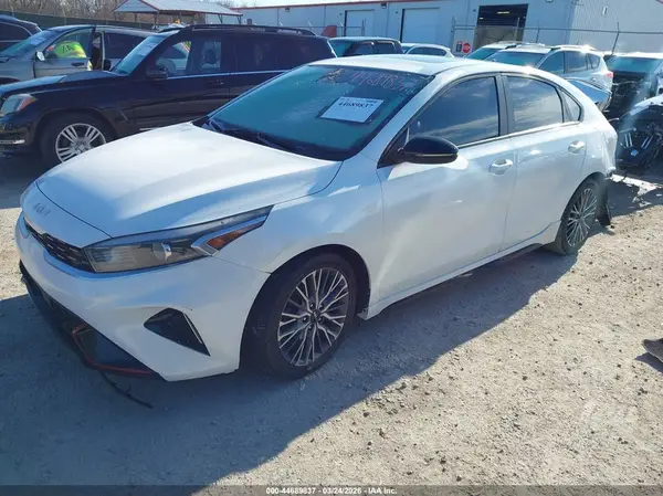 3KPF54AD8NE439403 2022 KIA FORTE - Image 2