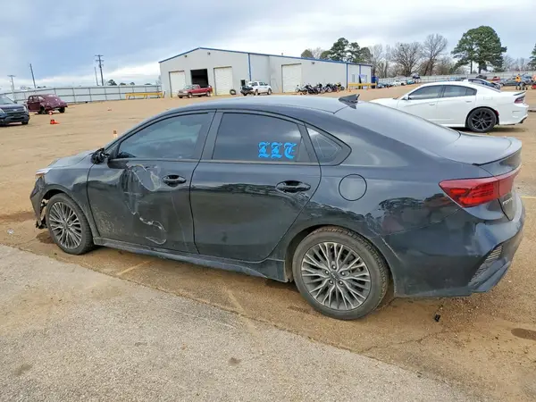 3KPF54AD8NE441698 2022 KIA FORTE - Image 2