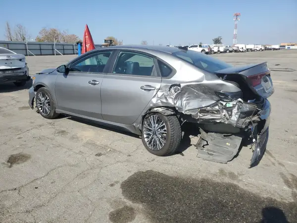 3KPF54AD8NE452264 2022 KIA FORTE - Image 2