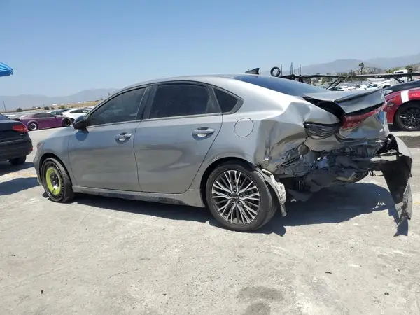 3KPF54AD8NE456508 2022 KIA FORTE - Image 2
