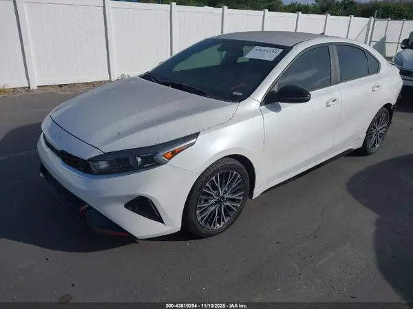 3KPF54AD8NE469761 2022 KIA FORTE - Image 2