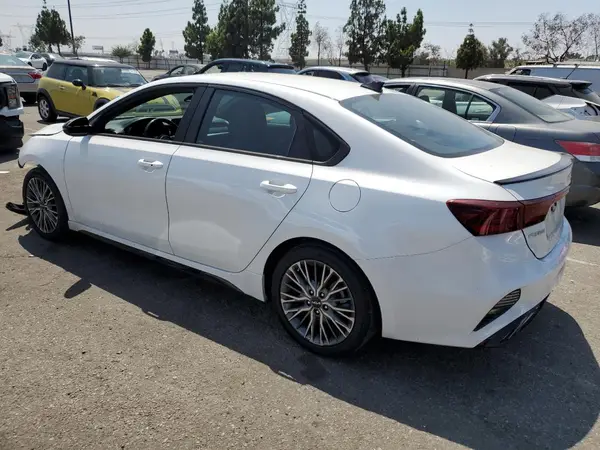 3KPF54AD8NE475768 2022 KIA FORTE - Image 2