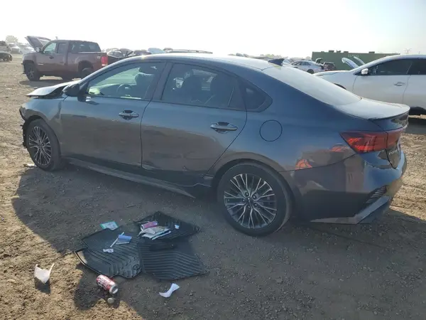 3KPF54AD8NE477732 2022 KIA FORTE - Image 2