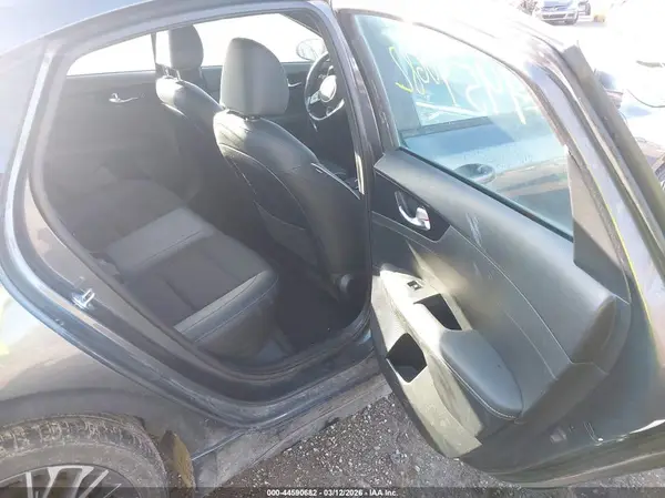 3KPF54AD8NE479285 2022 KIA FORTE - Image 8
