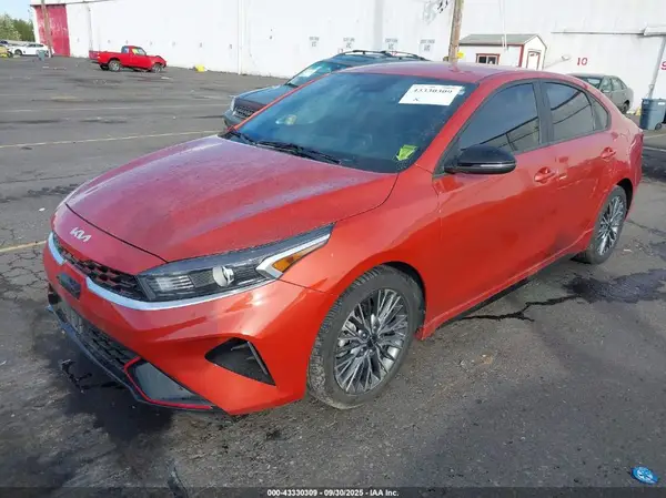 3KPF54AD8NE485779 2022 KIA FORTE - Image 2
