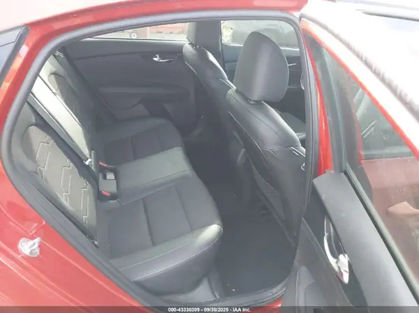 3KPF54AD8NE485779 2022 KIA FORTE - Image 8