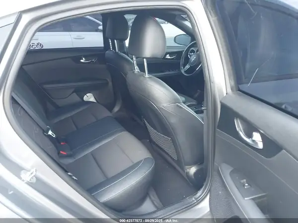3KPF54AD8NE487693 2022 KIA FORTE - Image 8
