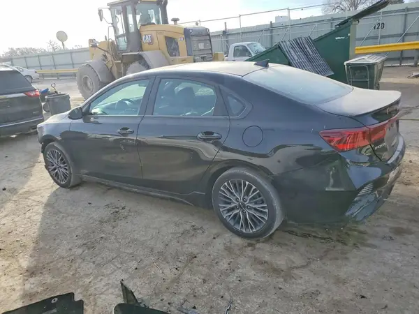3KPF54AD8NE491114 2022 KIA FORTE - Image 2
