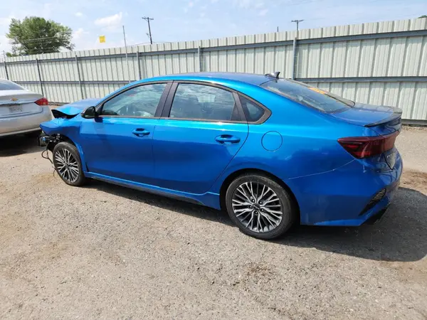 3KPF54AD8NE491856 2022 KIA FORTE - Image 2