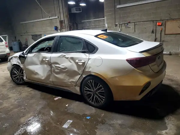 3KPF54AD8NE492330 2022 KIA FORTE - Image 2