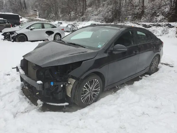 3KPF54AD8NE495468 2022 KIA FORTE - Image 1