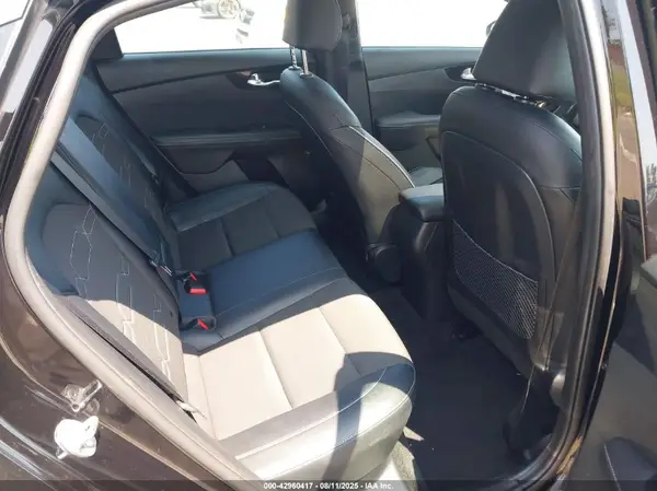 3KPF54AD8NE495714 2022 KIA FORTE - Image 8