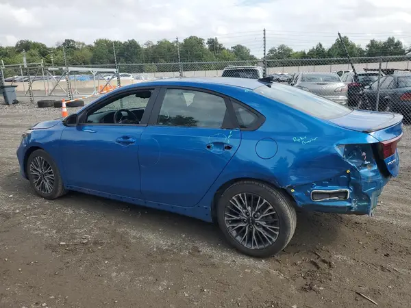 3KPF54AD8NE496653 2022 KIA FORTE - Image 2