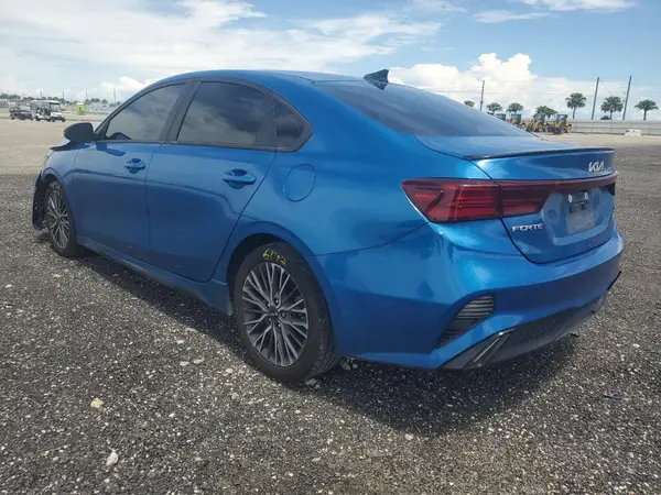 3KPF54AD8NE498208 2022 KIA FORTE - Image 2