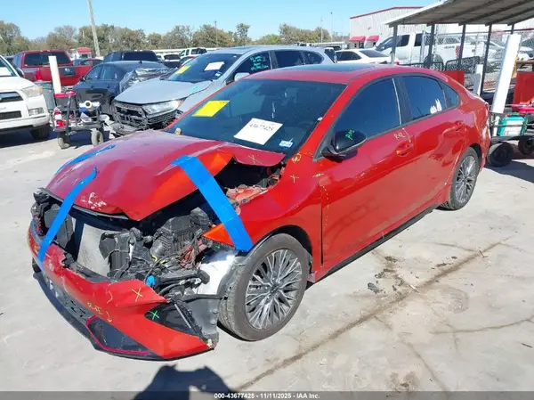 3KPF54AD8NE498998 2022 KIA FORTE - Image 2
