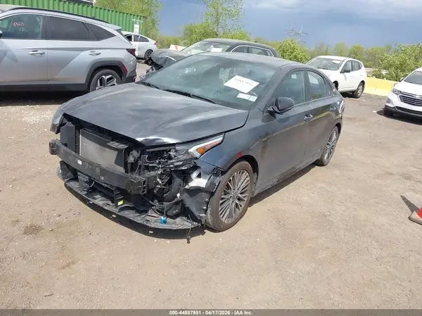 3KPF54AD8NE503357 2022 KIA FORTE - Image 2