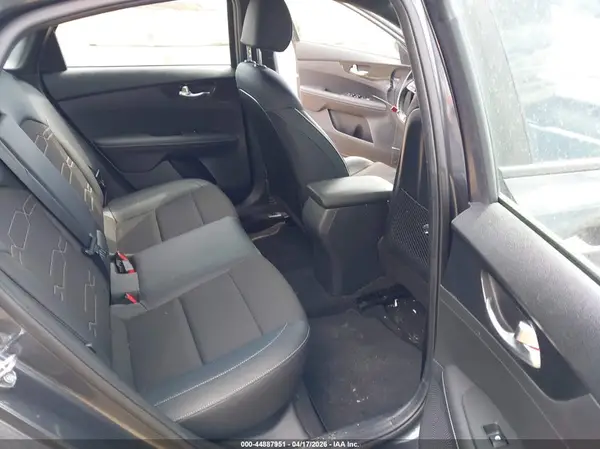 3KPF54AD8NE503357 2022 KIA FORTE - Image 8