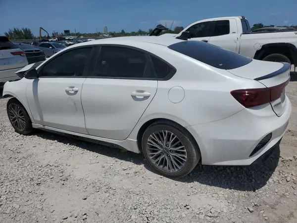 3KPF54AD8NE503827 2022 KIA FORTE - Image 2