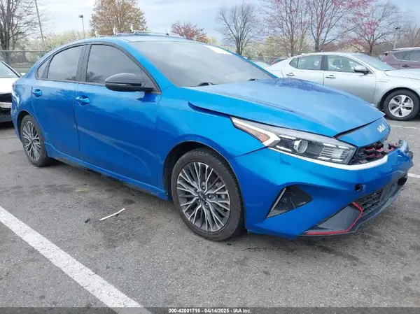 3KPF54AD8NE505593 2022 KIA FORTE - Image 1