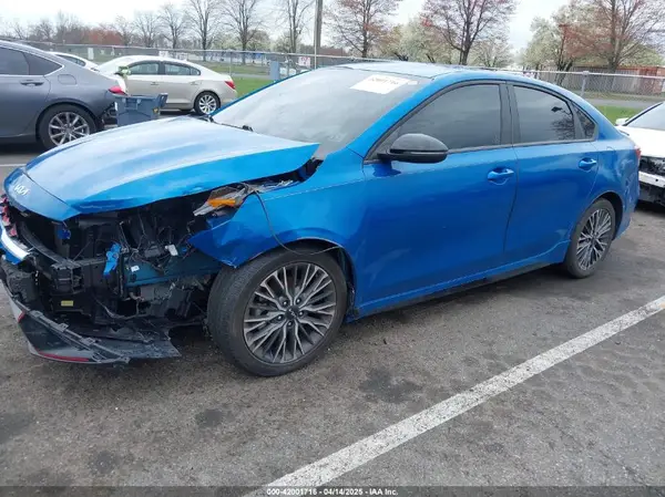 3KPF54AD8NE505593 2022 KIA FORTE - Image 2