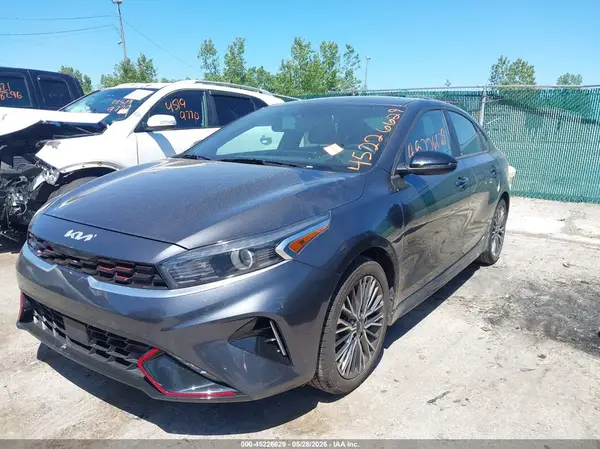 3KPF54AD8NE506727 2022 KIA FORTE - Image 2