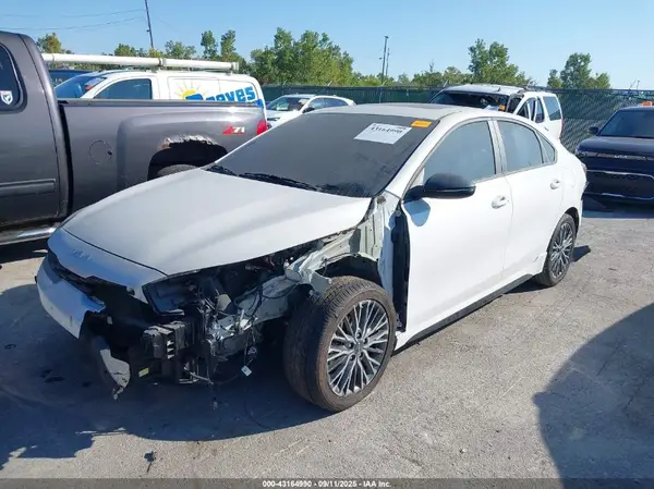 3KPF54AD8NE511314 2022 KIA FORTE - Image 2