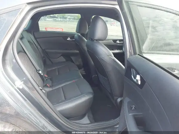 3KPF54AD8PE517925 2023 KIA FORTE - Image 8