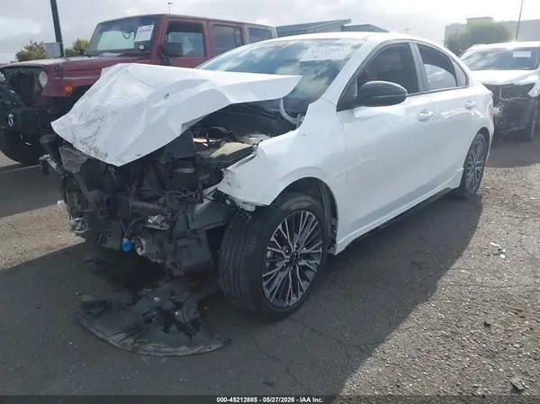 3KPF54AD8PE523305 2023 KIA FORTE - Image 2