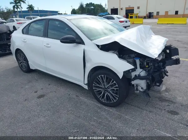 3KPF54AD8PE524129 2023 KIA FORTE - Image 1