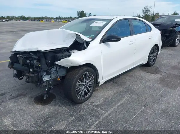 3KPF54AD8PE524129 2023 KIA FORTE - Image 2