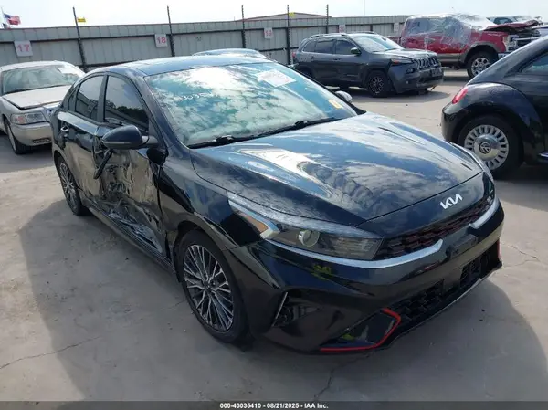 3KPF54AD8PE524843 2023 KIA FORTE - Image 1
