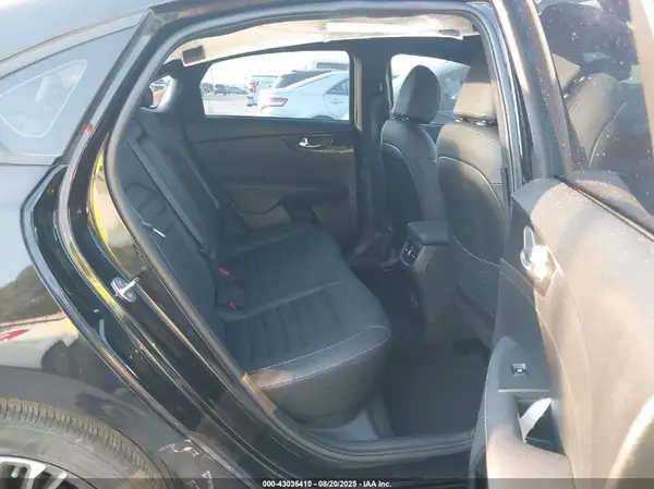3KPF54AD8PE524843 2023 KIA FORTE - Image 8