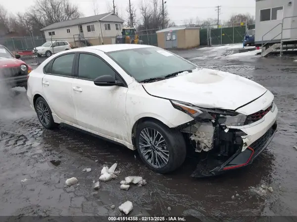 3KPF54AD8PE549631 2023 KIA FORTE - Image 1