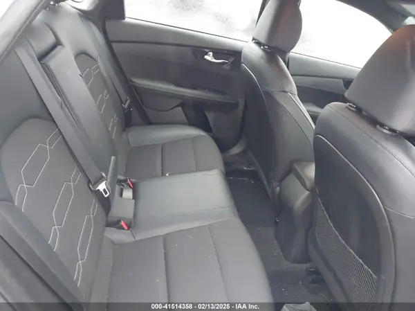 3KPF54AD8PE549631 2023 KIA FORTE - Image 8