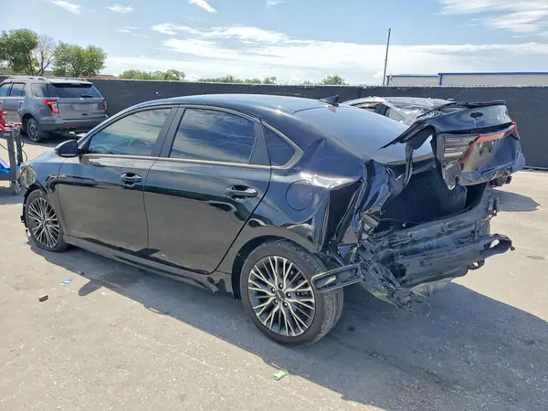 3KPF54AD8PE553288 2023 KIA FORTE - Image 2
