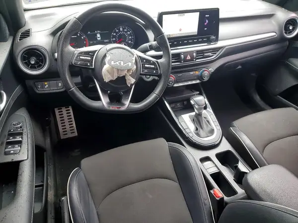 3KPF54AD8PE557275 2023 KIA FORTE - Image 8