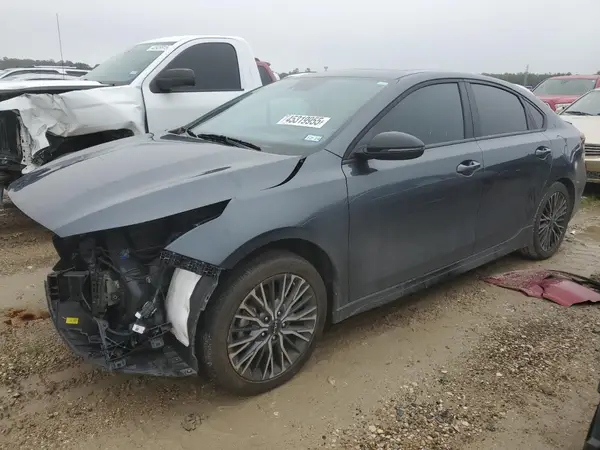 3KPF54AD8PE573623 2023 KIA FORTE - Image 1
