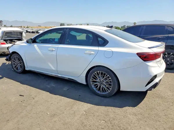 3KPF54AD8PE575047 2023 KIA FORTE - Image 2