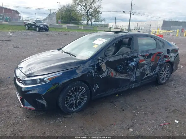 3KPF54AD8PE575548 2023 KIA FORTE - Image 2
