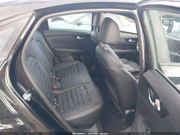 3KPF54AD8PE575548 2023 KIA FORTE - Image 8