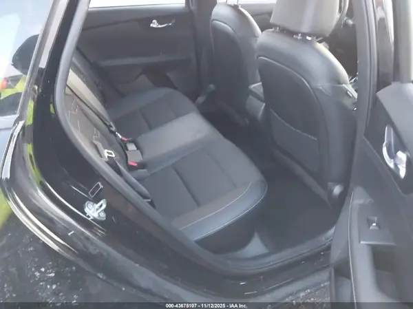 3KPF54AD8PE582192 2023 KIA FORTE - Image 8