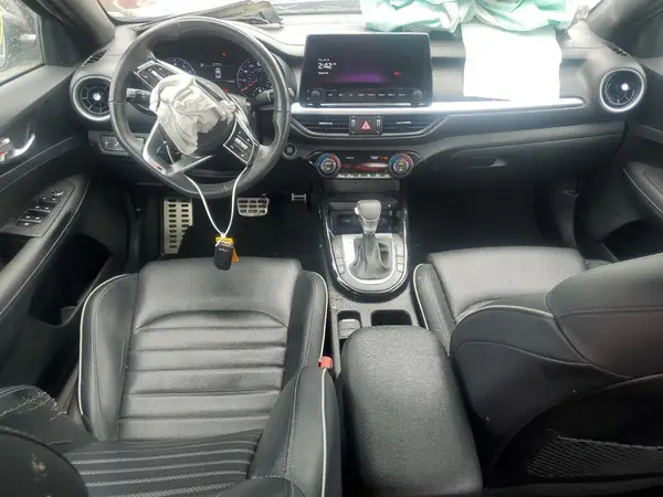 3KPF54AD8PE586601 2023 KIA FORTE - Image 8
