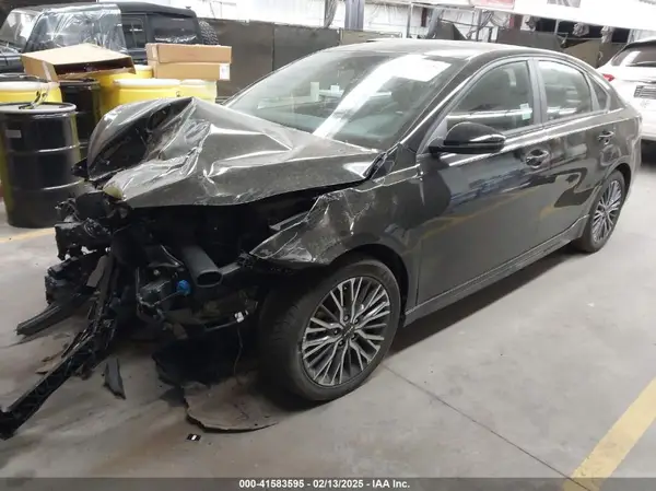 3KPF54AD8PE589983 2023 KIA FORTE - Image 2