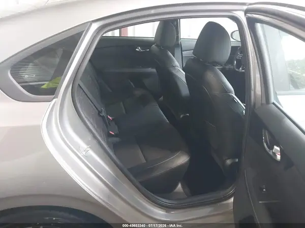 3KPF54AD8PE592513 2023 KIA FORTE - Image 8