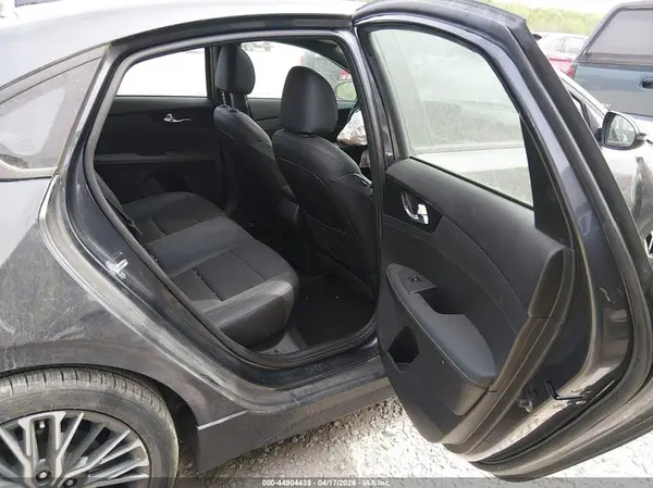 3KPF54AD8PE598179 2023 KIA FORTE - Image 8