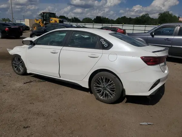 3KPF54AD8PE599641 2023 KIA FORTE - Image 2