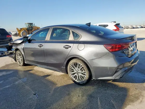 3KPF54AD8PE600674 2023 KIA FORTE - Image 2