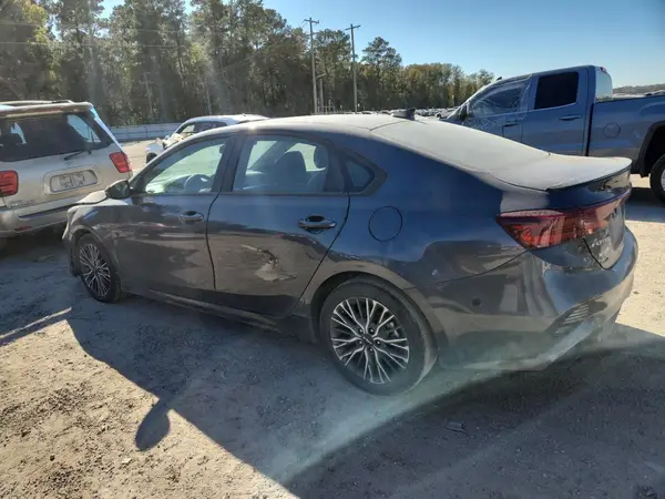 3KPF54AD8PE616082 2023 KIA FORTE - Image 2
